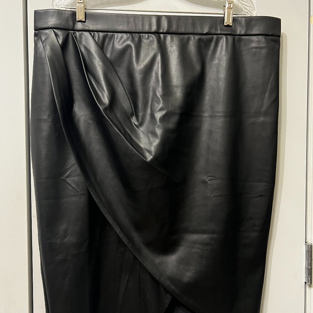 Marée Pour Toi Black Faux Pencil Skirt
